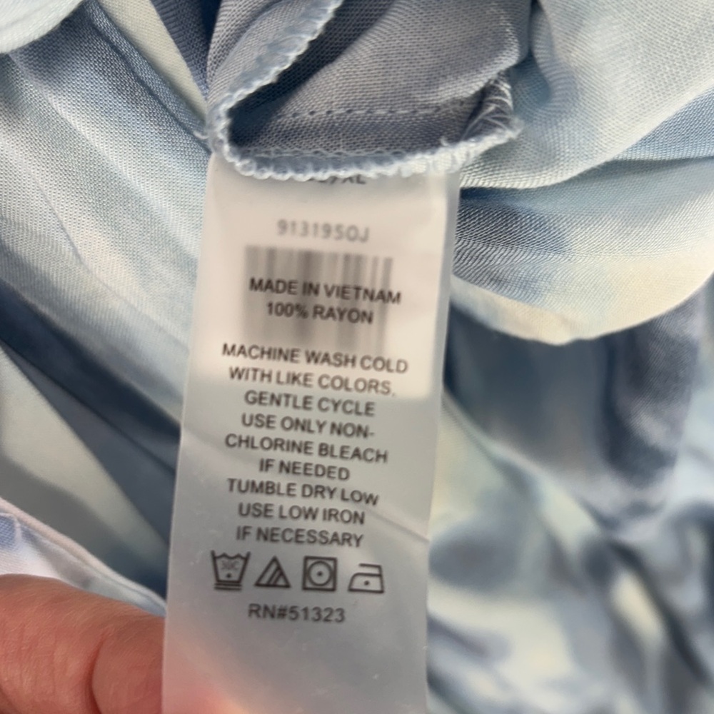 NWT Vince Camuto Blue Tie Dye Sleeveless Button Up Tie Front Jumpsuit Size XL - Picture 9 of 12